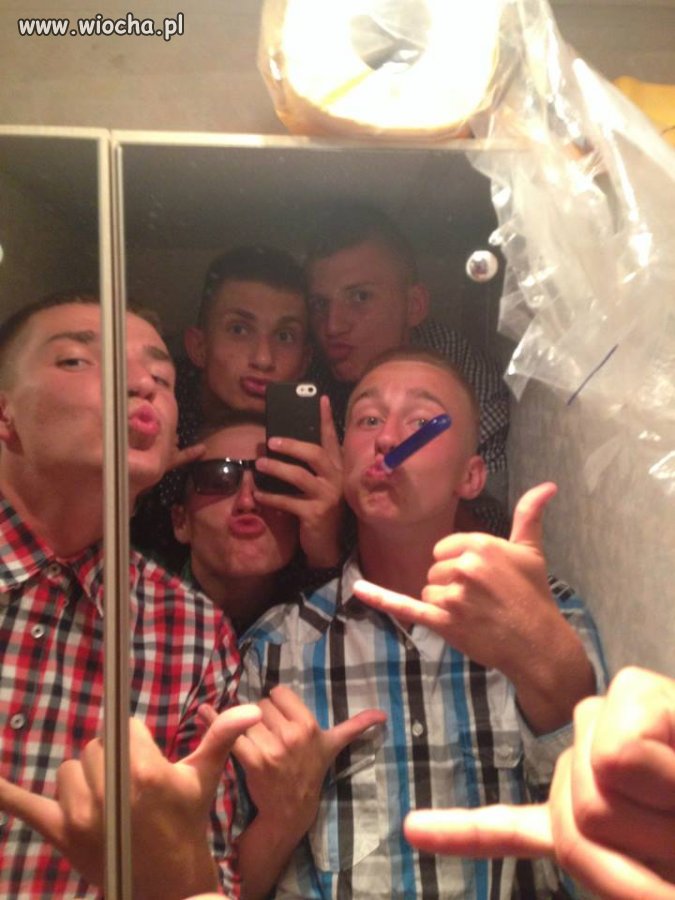 Gey show boys