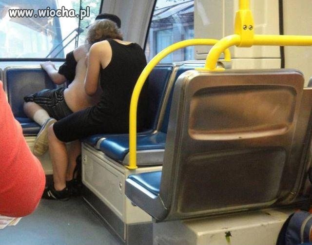 Autobusowe iskanie.