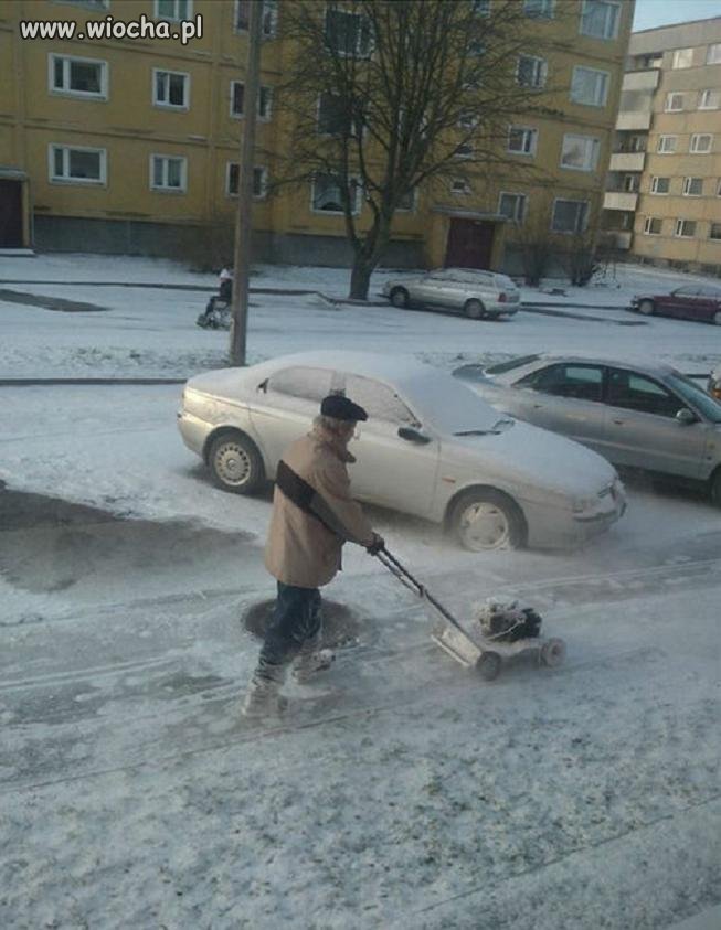 Odśnieżanie łopatą  