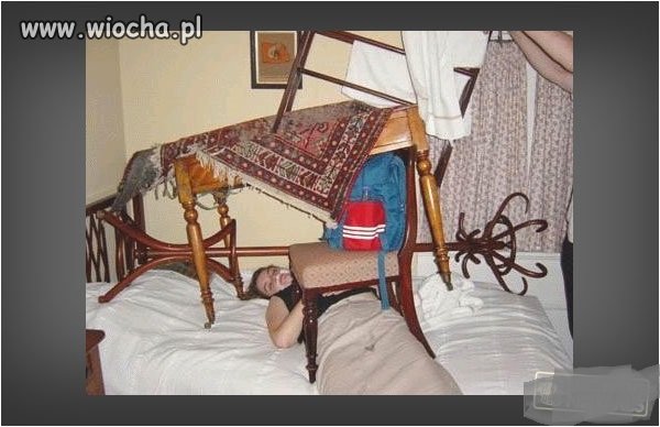 Stoliczku, nakryj się 