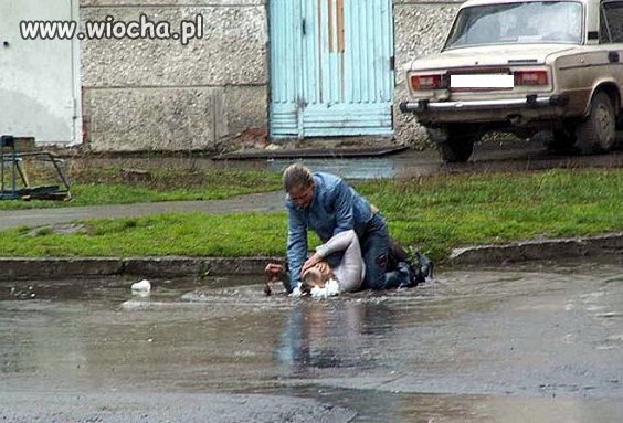 Warszawa, uboga dzielnica.