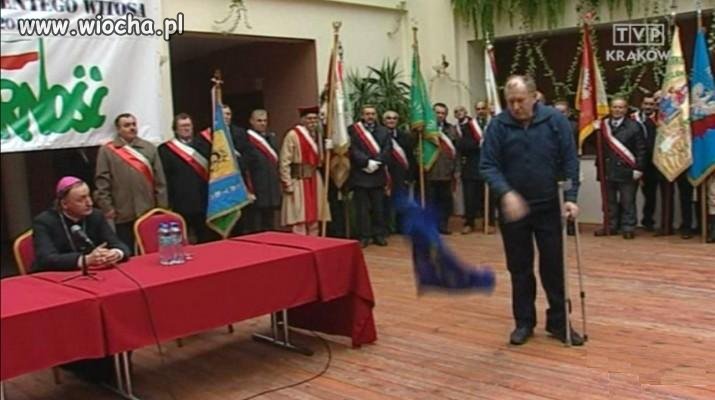 Wytarł buty szmatą UE. Pójdzie do sądu?