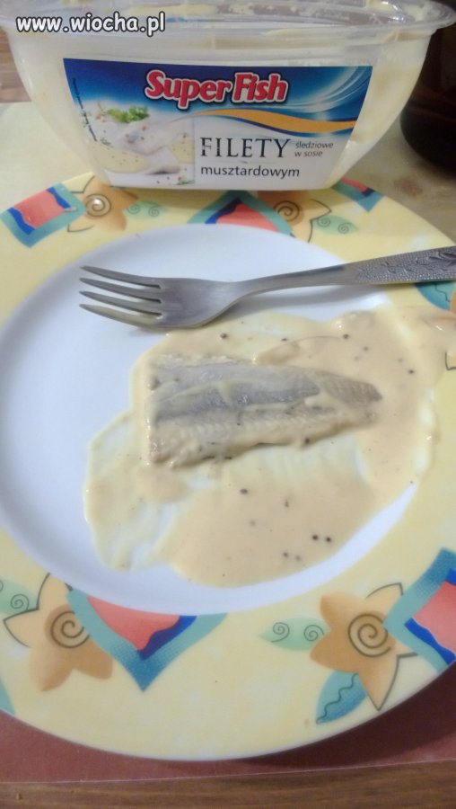 Reszta to sos i cebula. Odradzam tego producenta.