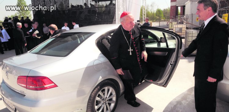Testament? Listy JPII? Dziwisz się? Życie kosztuje