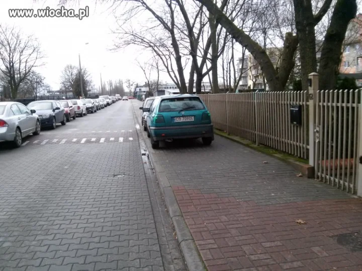 Zaparkujmy na chodniku