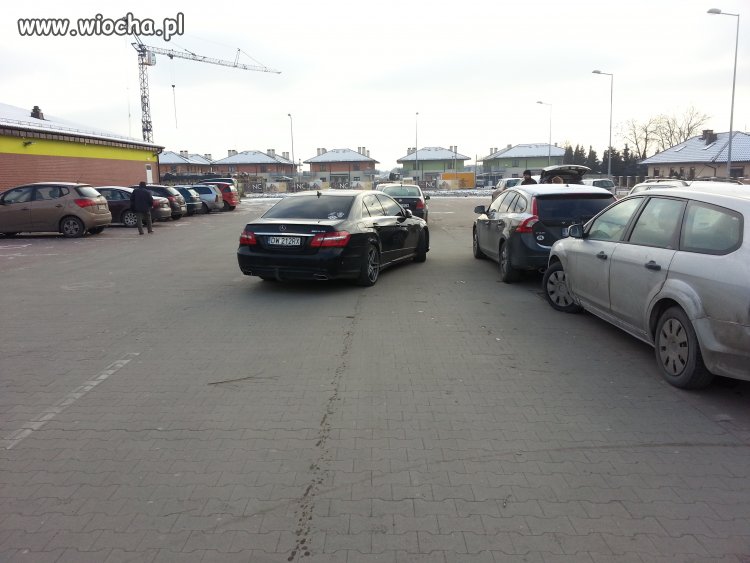 Mistrz parkowania-debil...