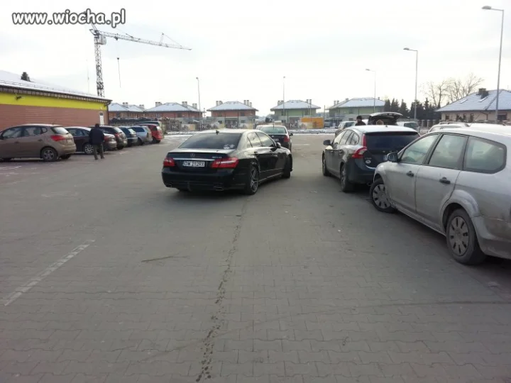 Mistrz parkowania-debil...