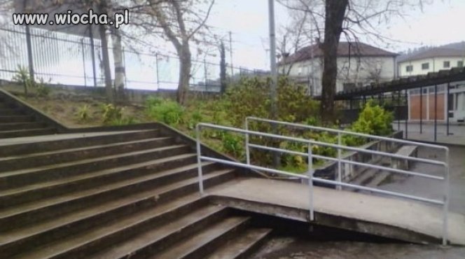 Podjazd dla niepełnosprawnych