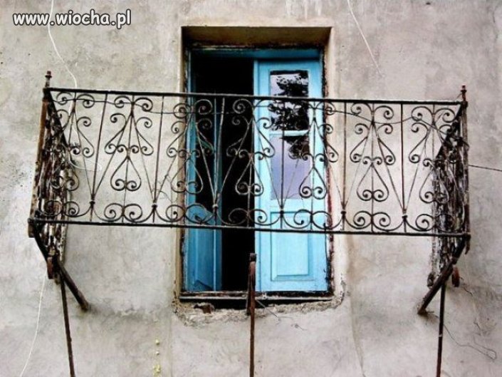 Balkon pod specjalnym nadzorem