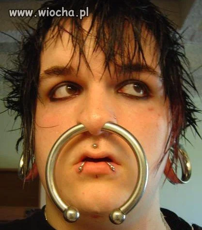 "Delikatny" piercing