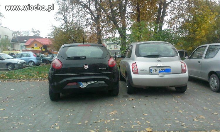 I wysiadła krakowska Pani z Micry obijając 