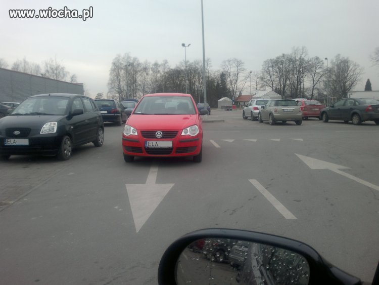 Kolejny mistrz parkowania - Łask