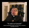Nawet papież nie siedzi na takim wypasionym fotelu 