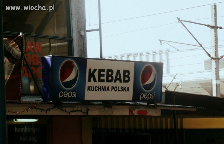 -Dużego kebaba ze schabowym poproszę. 