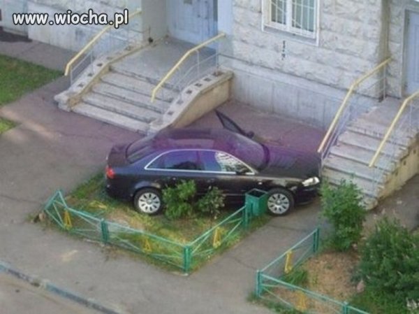 Zaparkował i czychaczem spieprzył