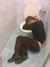 Nigdy nie wiesz co znajdziesz w kiblu w akademiku