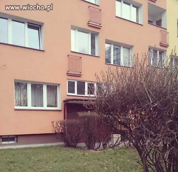 Wypasione te balkoniki...chyba, że to grzejniki???