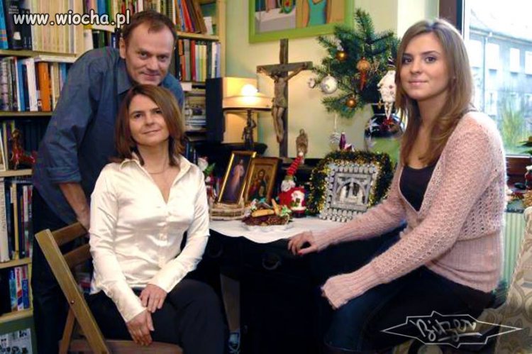 Czy premier Tusk mieszka w kościele? 
