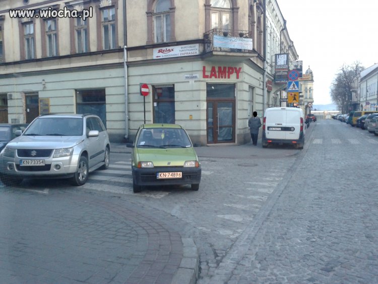 A samochód zaparkuję tak...