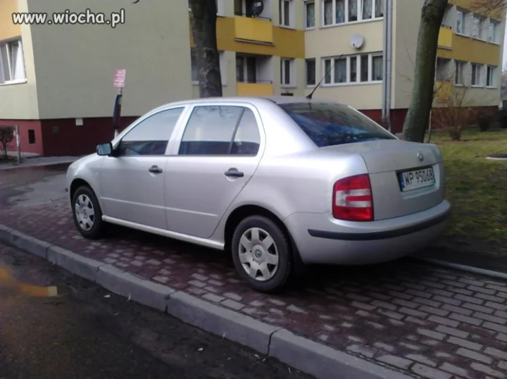 Królewicz parkuje.