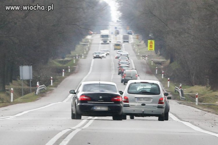 Po trupach do koryta. Kamiński pędzi po władzę