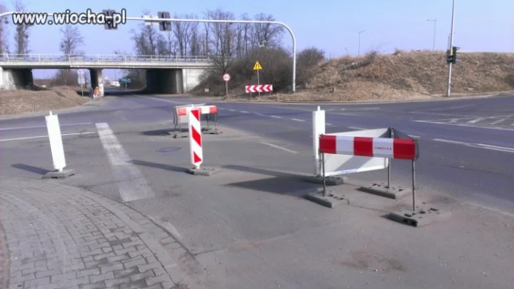 Barierki ze względu na małą dziurę.