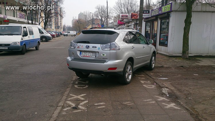Mistrz parkowania.