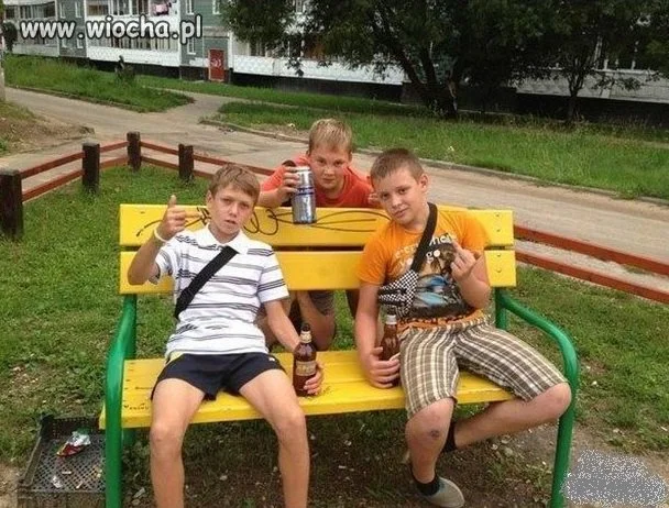 Rosną królowie blokowiska.