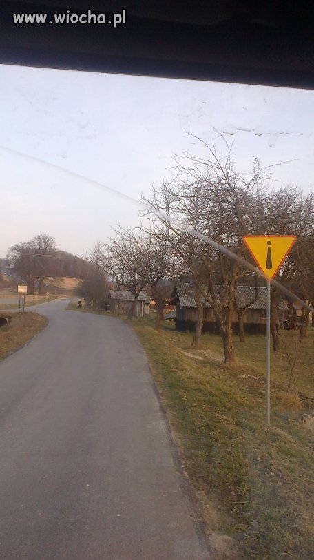 Nowy odcinek drogi gminnej, ŁADNY.