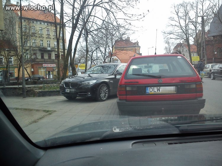 Kolejne z serii Mistrz parkowania