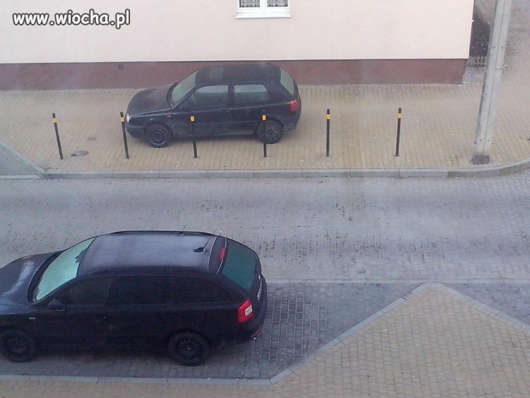Pusty parking ale golf  to golf 