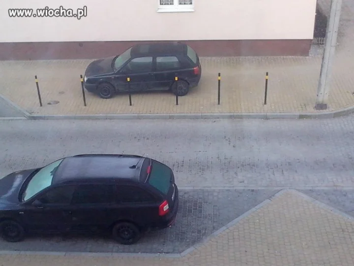 Pusty parking ale golf  to golf 
