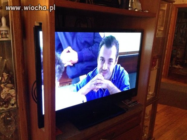 Telewizor wygrał starcie z szafką