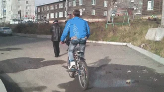 Dostał nauczkę cwaniaczek.