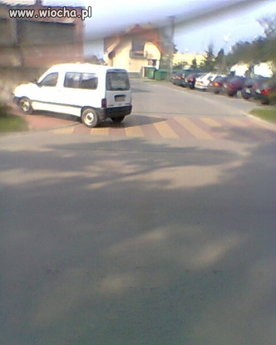 Parkować w Małkini...