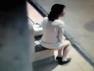 Subtelniej