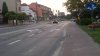 Znaki na ulicy lekko nie zgadzają się ze znakiem.