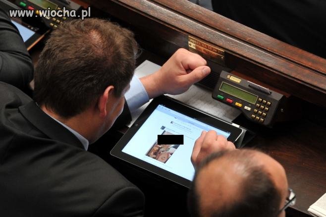Posłowie dostają kolejne drogie zabawki ...