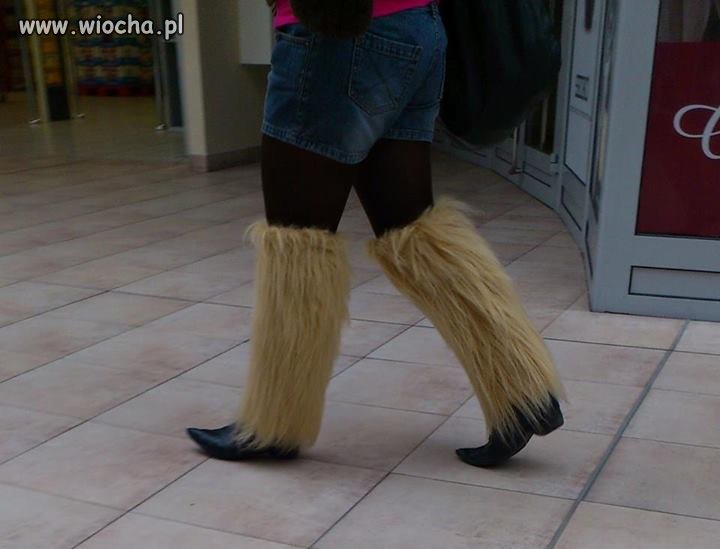 Czyżby to pracownica ZOO?