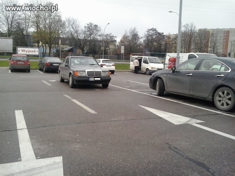 Kolejny mistrz parkowania 