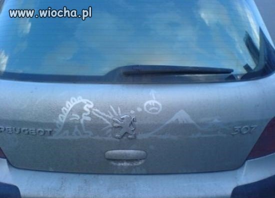 Godzilla i Peugocilla.