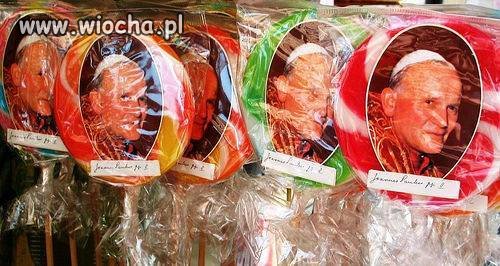 Dobrze, że nie umieścili wizerunku JP II