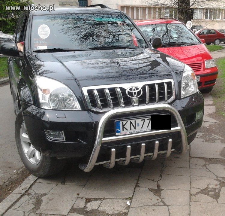 A jeszcze dyskutował, że tak się parkuje...