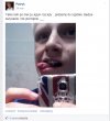 Selfie z rozciętym językiem