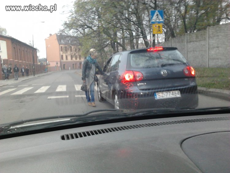Kierowniczka musi pogadać, nie ważne gdzie