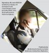 Kierowca busa rozmawiający przez komórkę