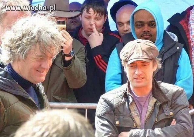 Na drugim planie.