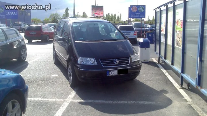 Głogów, piątek, godzina 17.00 pod Tesco.
