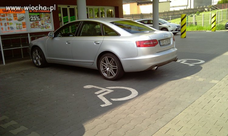 Się ma "Ałdi lymuzyne" to się parkuje gdzie chce