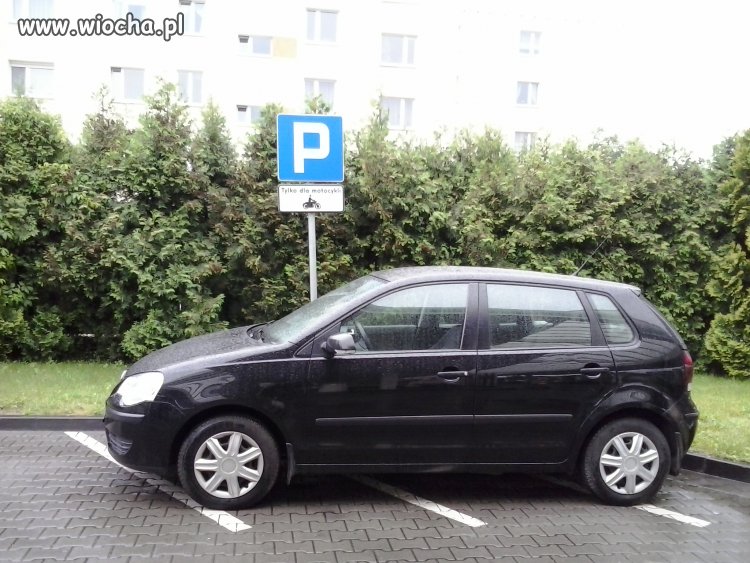 Parking tylko dla motocykli.